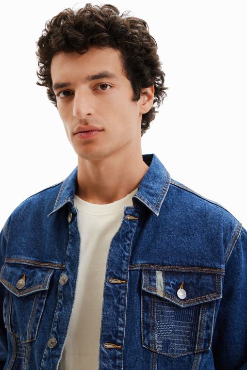 hombres ropa 8H0V1603 chaqueta estilo camionero de mezclilla con patchwork Desigual