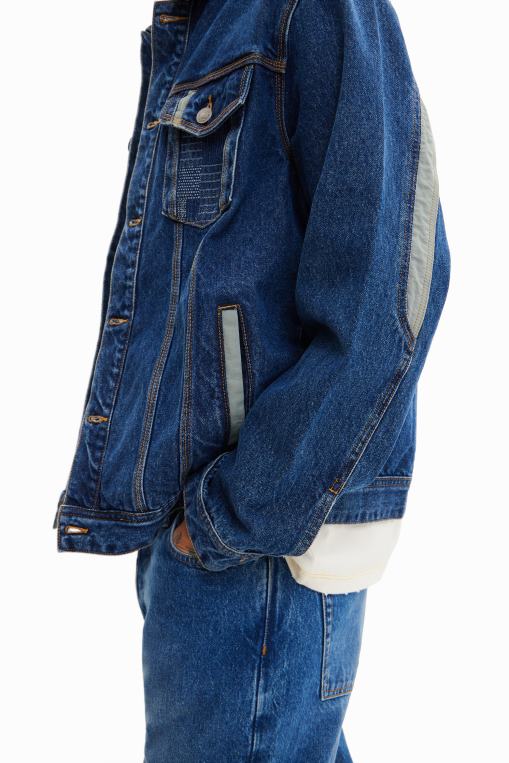 hombres ropa 8H0V1603 chaqueta estilo camionero de mezclilla con patchwork Desigual